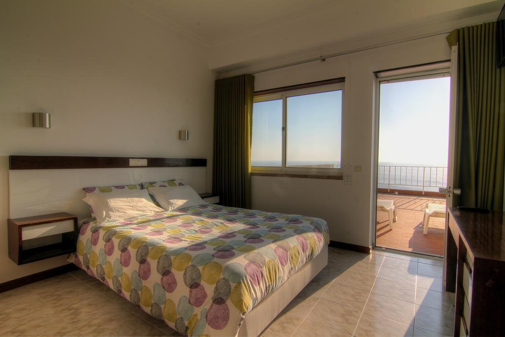 Hotel Teimoso Figueira da Foz Quarto foto